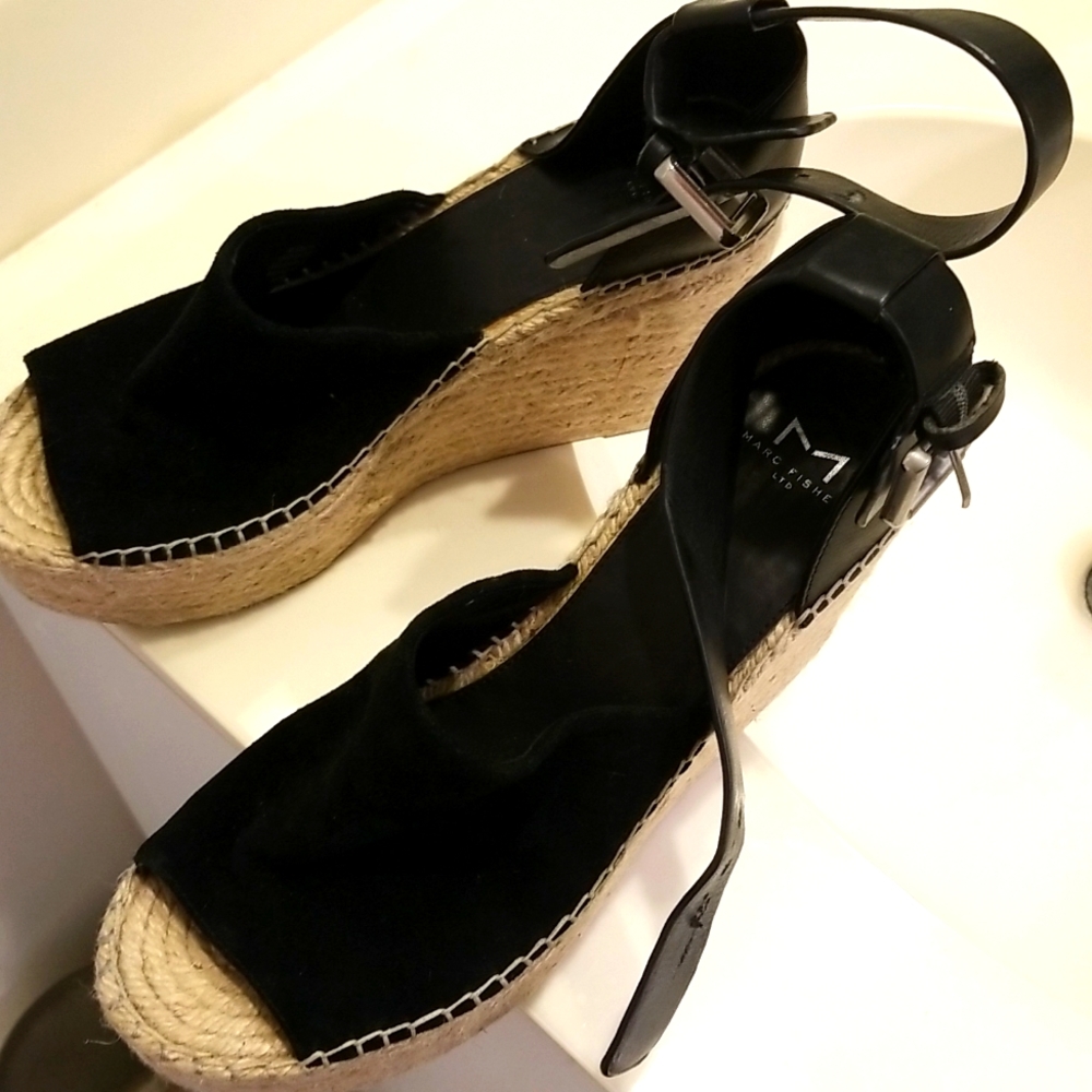 Marc Fisher Adelyn Size 10 wedge